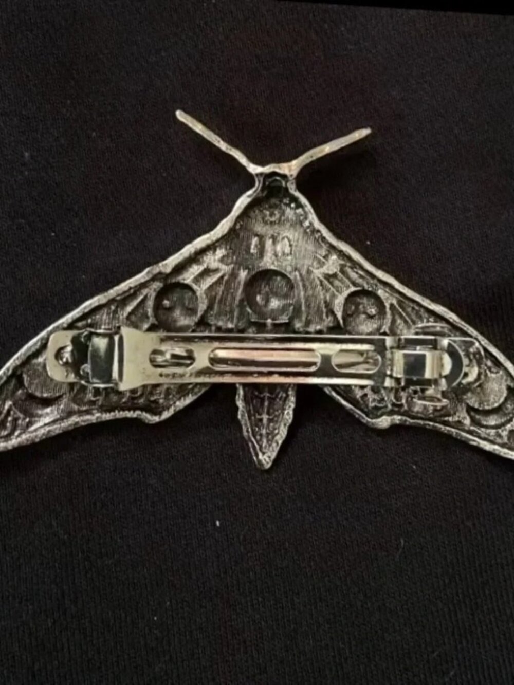 ✨Free People Lunar Phase Silver Moth Hair Clip - Picture 7 of 8